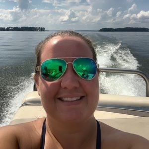 Meet your Posher, Stephanie